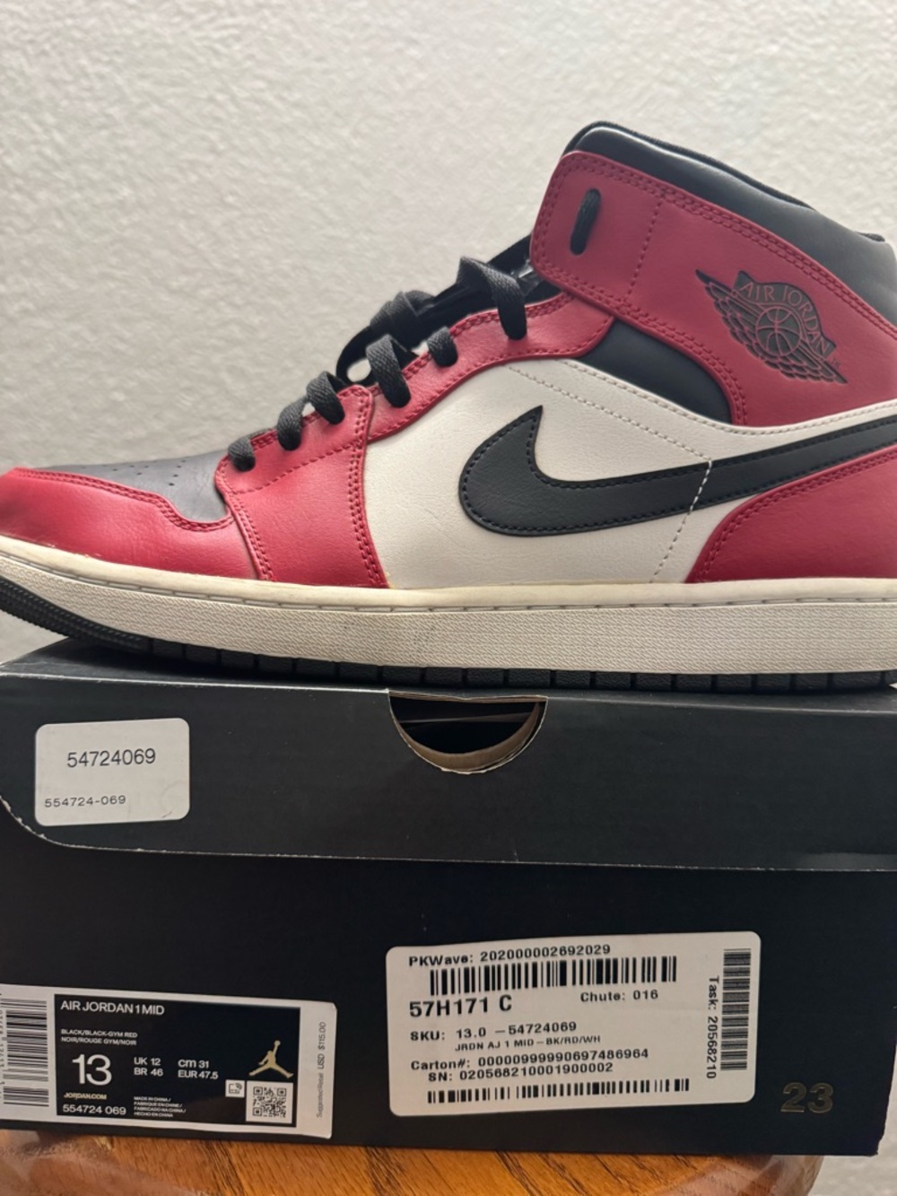 Jordan Air Jordan 1 Mid Black White Red (2020 Chicago Toe)